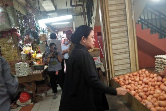 Kunjungi Kota Bekasi, Puan Maharani Sambangi Ponpes dan Pasar Tradisional