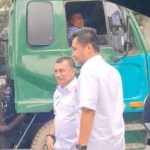 Wakil Wali Kota Bekasi Abdul Harris Bobihoe tegur langsung supir truk yang buang sampah sembarangan dijalan. Hal itu terjadi saat Wawali Abdul Harris Bobihoe melintas di bawah Fly over Rawapanjang.