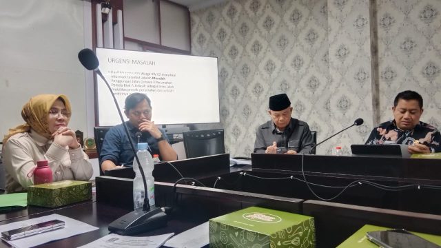 Tolak Jalan untuk Akses Klaster, Warga RW 02  Perum Pemda Jatiasih ngadu Ke Komisi II DPRD